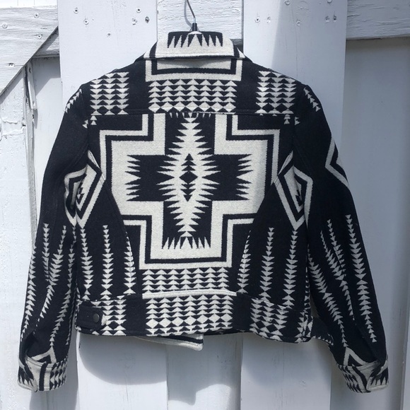 Pendleton thick jacket. Never worn! - Picture 2 of 4